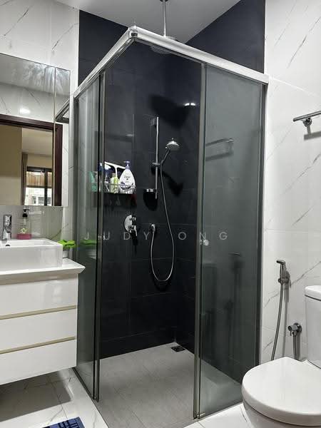 Urban Vista, 2 Tanah Merah Kechil Link, Bedok / Upper East Coast, 3 Bedrooms, 1,485 sqft, Condominium For Sale, by Judy Ong, 500271866 - Bathroom - PropertyGuru.com.sg