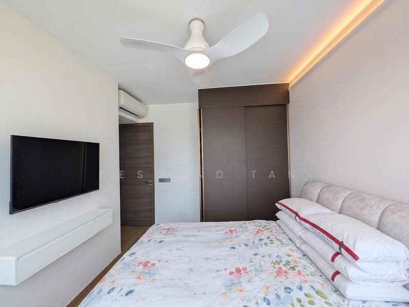 The Florence Residences, 87 Hougang Avenue 2, Hougang / Punggol / Sengkang, 2 Bedrooms, 721 sqft, Condominium For Sale, by Desmond Tan, 500271874 - Bedroom - PropertyGuru.com.sg