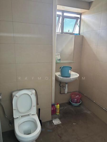 Eco-Tech @ Sunview, 1 Sunview Road, Boon Lay / Jurong / Tuas, 2,228 sqft, Light Industrial (B1) For Sale, by Raymond Lim, 500271878 - Bathroom - CommercialGuru.com.sg