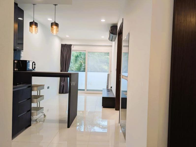 Siglap V, 2 First Street, East Coast / Marine Parade, 1 Bedroom, 517 sqft, Condominium For Rent, by Ishwin Singh, 500271879 - Entrance - PropertyGuru.com.sg