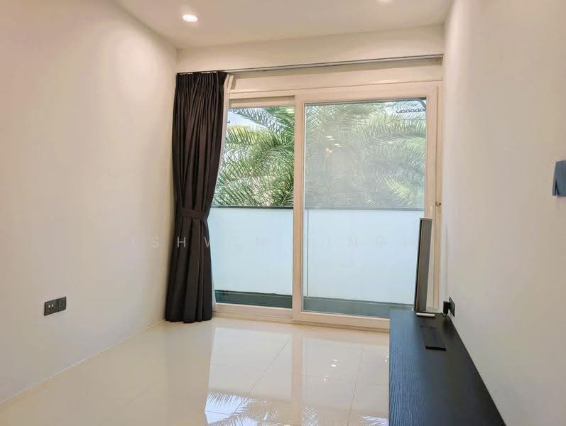 Siglap V, 2 First Street, East Coast / Marine Parade, 1 Bedroom, 517 sqft, Condominium For Rent, by Ishwin Singh, 500271879 - Living Room - PropertyGuru.com.sg