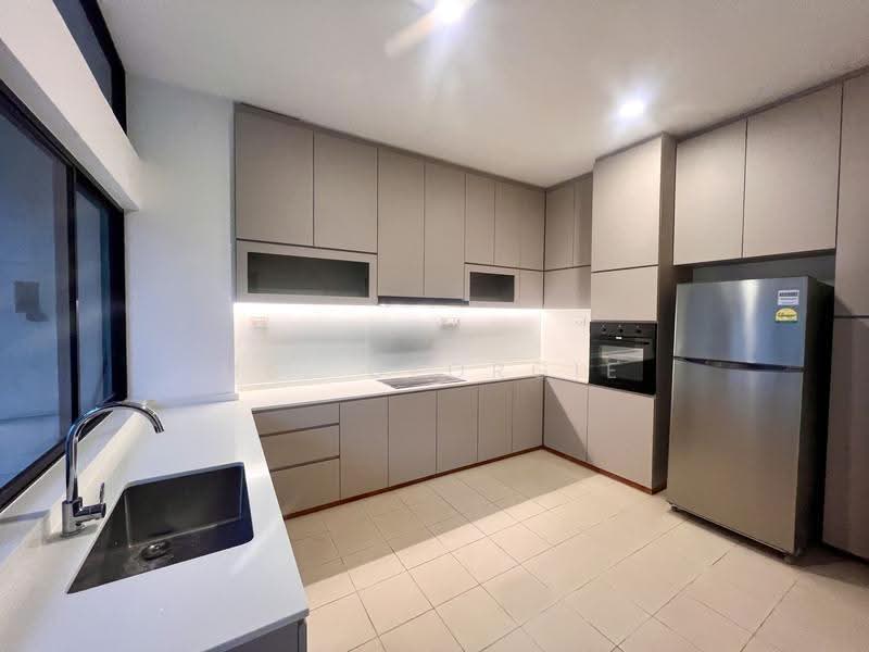 Charming Renovated Corner Semi-Detached at Coronation Rd.1km to Nanyang Primary & Raffles Girls Pri, Coronation Road, Kingsmead Road, Duchess Road, Tanglin / Holland / Bukit Timah, 6 Bedrooms, 4,000 sqft, Semi-Detached House For Rent, by Ms. Georgie, 500271889 - Kitchen - PropertyGuru.com.sg