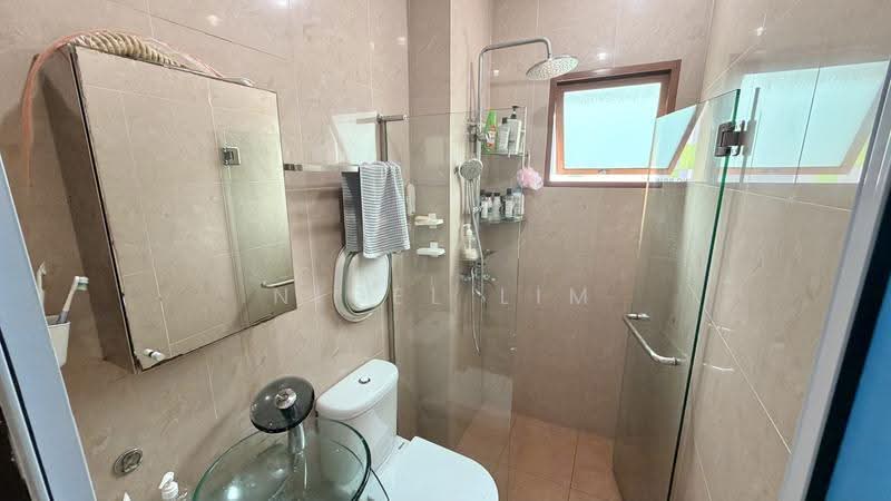 Seraya Breeze, 3 Seraya Road, East Coast / Marine Parade, 3 Bedrooms, 1,055 sqft, Apartment For Sale, by Nigel Lim, 500271897 - Bathroom - PropertyGuru.com.sg