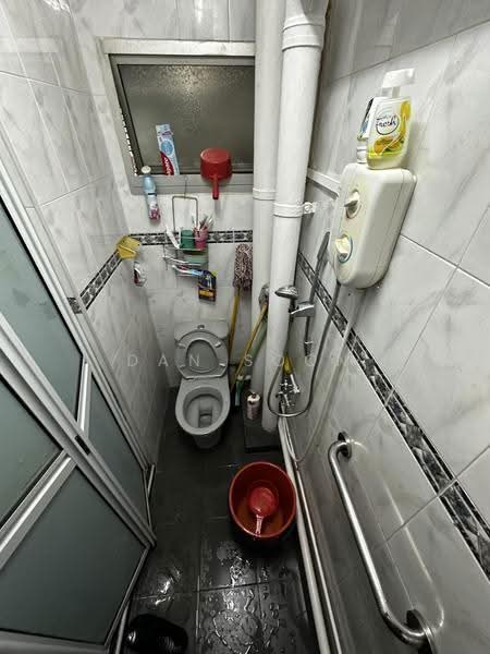 235 Choa Chu Kang Central, 235 Choa Chu Kang Central, Dairy Farm / Bukit Panjang / Choa Chu Kang, 4 Bedrooms, 1,572 sqft, HDB Flat For Sale, by Dan Soon, 500271900 - Bathroom - PropertyGuru.com.sg