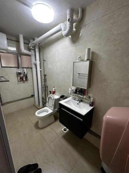235 Choa Chu Kang Central, 235 Choa Chu Kang Central, Dairy Farm / Bukit Panjang / Choa Chu Kang, 4 Bedrooms, 1,572 sqft, HDB Flat For Sale, by Dan Soon, 500271900 - Bathroom - PropertyGuru.com.sg
