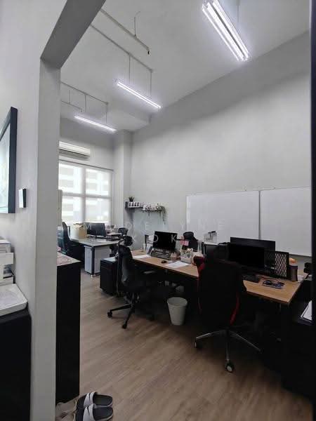 Tradehub 21, 18 Boon Lay Way, Boon Lay / Jurong / Tuas, 1,453 sqft, Light Industrial (B1) For Rent, by Madelyne Kok, 500271906 - Interior - CommercialGuru.com.sg
