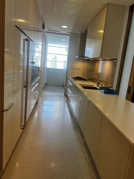 Urban Resort Condominium, 32 Cairnhill Road, Orchard / River Valley, 3 Bedrooms, 2,121 sqft, Apartment For Sale, by Nancy Ang, 500271907 - Kitchen - PropertyGuru.com.sg