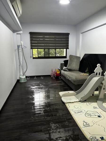 671B Jurong West Street 65, 671B Jurong West Street 65, Boon Lay / Jurong / Tuas, 3 Bedrooms, 1,345 sqft, HDB Flat For Sale, by Dan Soon, 500271910 - Living Room - PropertyGuru.com.sg