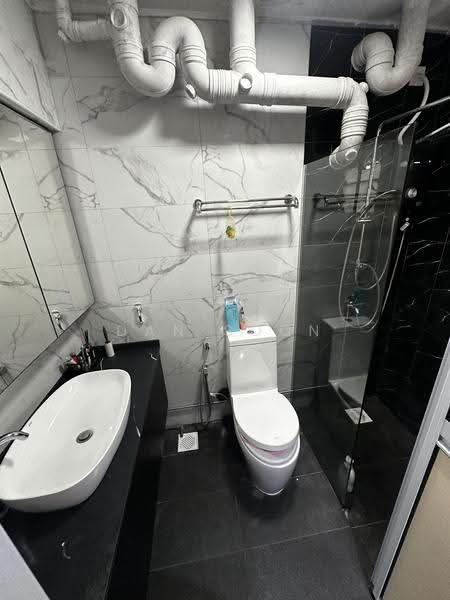 671B Jurong West Street 65, 671B Jurong West Street 65, Boon Lay / Jurong / Tuas, 3 Bedrooms, 1,345 sqft, HDB Flat For Sale, by Dan Soon, 500271910 - Bathroom - PropertyGuru.com.sg
