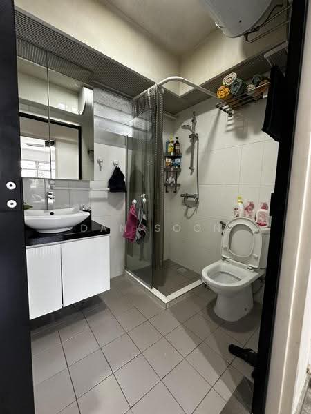 802B Keat Hong Close, 802B Keat Hong Close, Dairy Farm / Bukit Panjang / Choa Chu Kang, 3 Bedrooms, 990 sqft, HDB Flat For Sale, by Dan Soon, 500271922 - Bathroom - PropertyGuru.com.sg