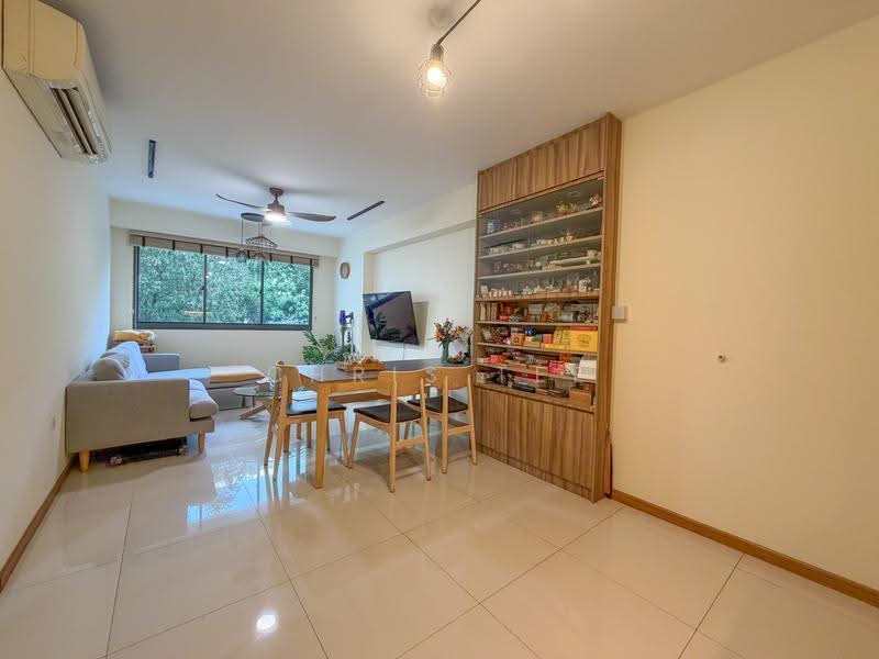 310C Punggol Walk, 310C Punggol Walk, Hougang / Punggol / Sengkang, 3 Bedrooms, 990 sqft, HDB Flat For Sale, by Chris Tee, 500271931 - Living Room - PropertyGuru.com.sg