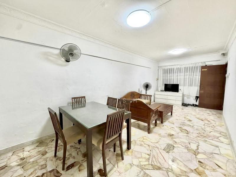 160 Bukit Batok Street 11, 160 Bukit Batok Street 11, Dairy Farm / Bukit Panjang / Choa Chu Kang, 2 Bedrooms, 786 sqft, HDB Flat For Sale, by Hidayat Shariff, 500271935 - Living Room - PropertyGuru.com.sg