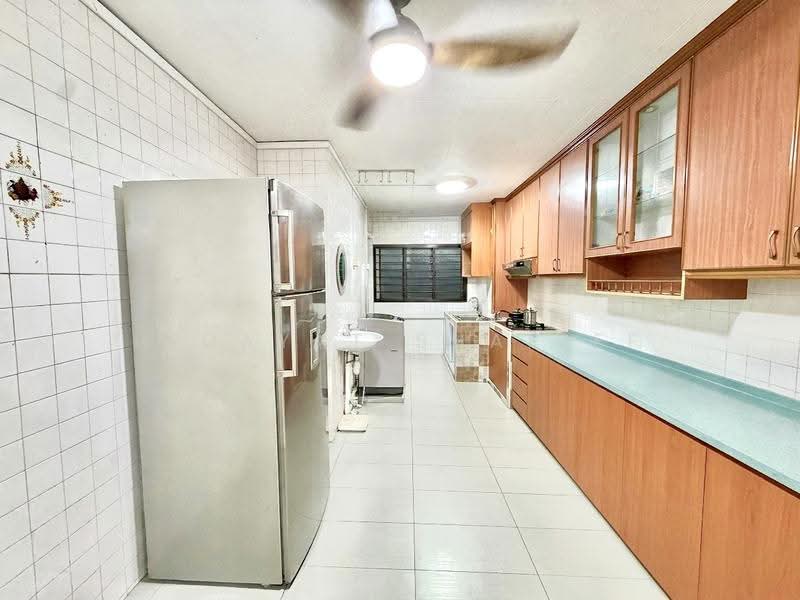 160 Bukit Batok Street 11, 160 Bukit Batok Street 11, Dairy Farm / Bukit Panjang / Choa Chu Kang, 2 Bedrooms, 786 sqft, HDB Flat For Sale, by Hidayat Shariff, 500271935 - Kitchen - PropertyGuru.com.sg
