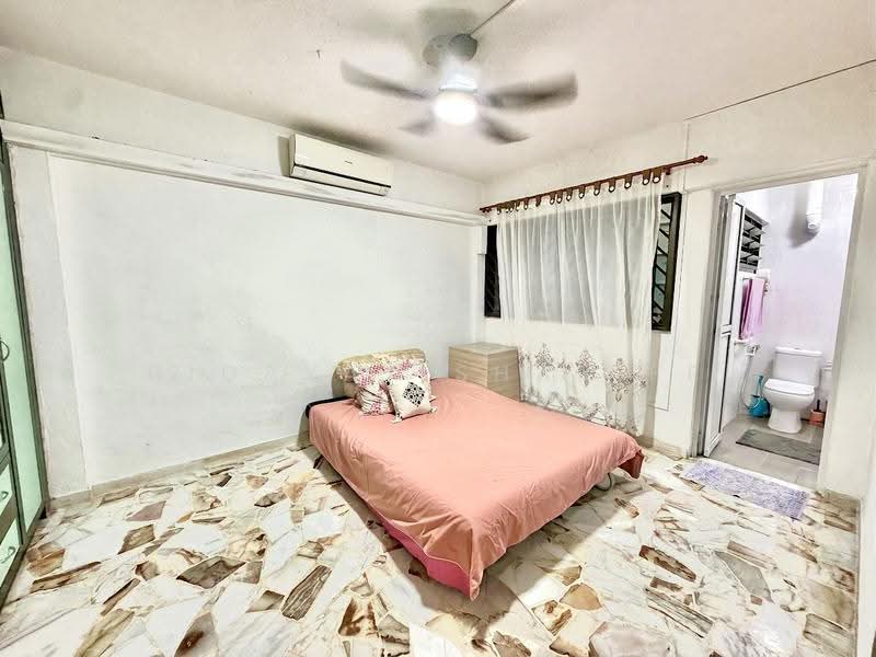 160 Bukit Batok Street 11, 160 Bukit Batok Street 11, Dairy Farm / Bukit Panjang / Choa Chu Kang, 2 Bedrooms, 786 sqft, HDB Flat For Sale, by Hidayat Shariff, 500271935 - Bedroom - PropertyGuru.com.sg