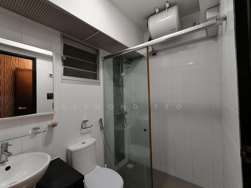 313A Sumang Link, 313A Sumang Link, Hougang / Punggol / Sengkang, 3 Bedrooms, 990 sqft, HDB Flat For Sale, by DESMOND TEO, 500271942 - Master toilet - PropertyGuru.com.sg