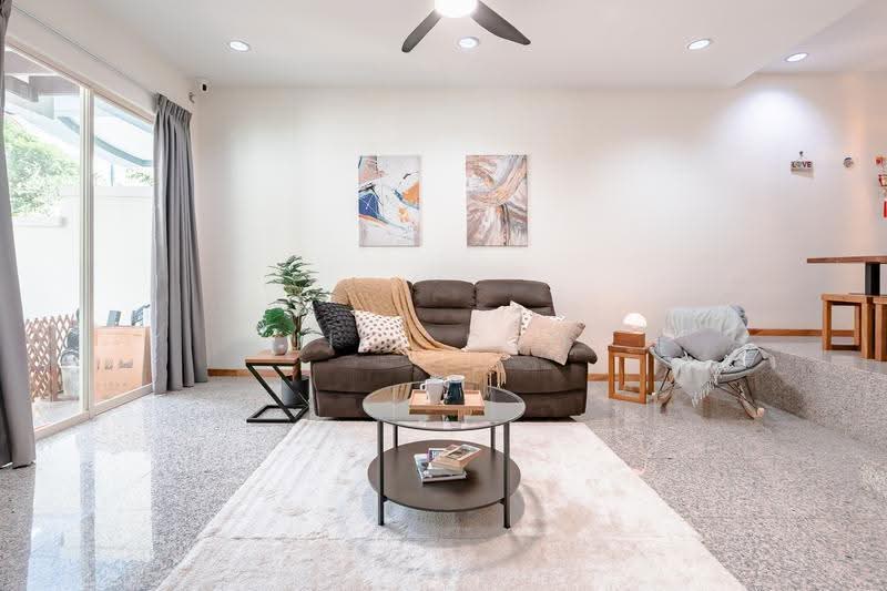 Century Woods, Woodgrove View, Admiralty / Woodlands, 5 Bedrooms, 3,300 sqft, Terraced House For Sale, by Jill Poo, 500271945 - Living Room - PropertyGuru.com.sg