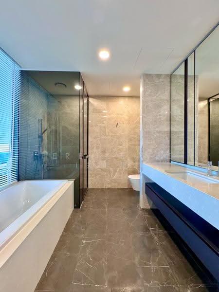 Amber Park, 18A Amber Gardens, East Coast / Marine Parade, 4 Bedrooms, 2,336 sqft, Condominium For Rent, by Terence Tee (郑志翔), 500271956 - Bathroom - PropertyGuru.com.sg