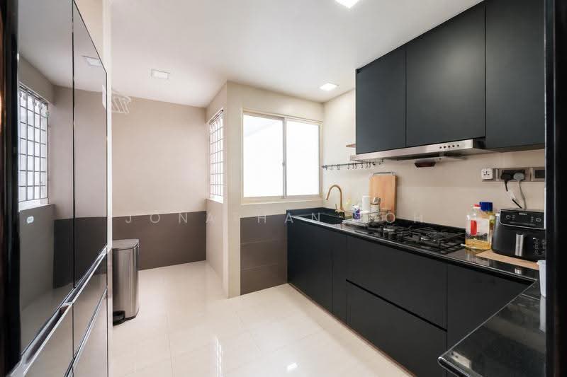 Yishun Sapphire, 48 Canberra Drive, Sembawang / Yishun, 3 Bedrooms, 1,163 sqft, Condominium For Sale, by Jonathan Koh, 500271968 - Kitchen - PropertyGuru.com.sg