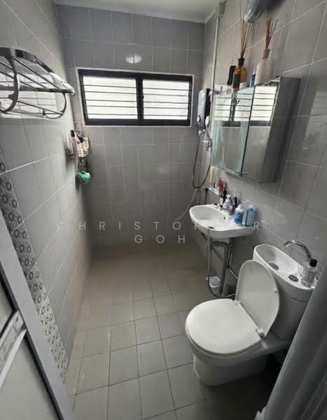 658 Hougang Avenue 8, 658 Hougang Avenue 8, Hougang / Punggol / Sengkang, 3 Bedrooms, 1,119 sqft, HDB Flat For Sale, by Christopher Goh, 500271970 - Bathroom - PropertyGuru.com.sg