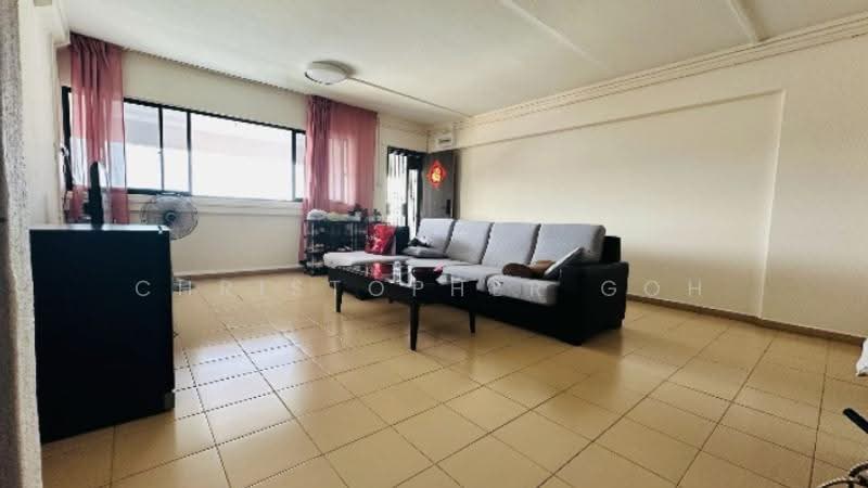 658 Hougang Avenue 8, 658 Hougang Avenue 8, Hougang / Punggol / Sengkang, 3 Bedrooms, 1,119 sqft, HDB Flat For Sale, by Christopher Goh, 500271970 - Living Room - PropertyGuru.com.sg