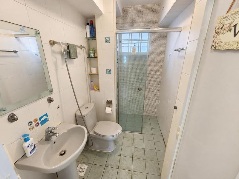 649 Punggol Central, 649 Punggol Central, Hougang / Punggol / Sengkang, 3 Bedrooms, 979 sqft, HDB Flat For Sale, by Vincent Goh, 500271974 - Bathroom - PropertyGuru.com.sg