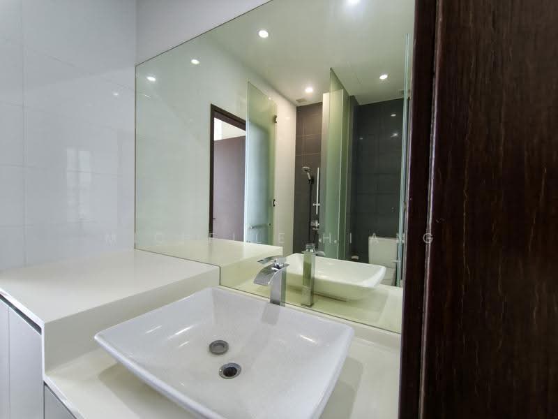 The Hillier, 2 Hillview Rise, Dairy Farm / Bukit Panjang / Choa Chu Kang, 2 Bedrooms, 818 sqft, Condominium For Sale, by Michelle Hiang, 500271975 - Bathroom - PropertyGuru.com.sg