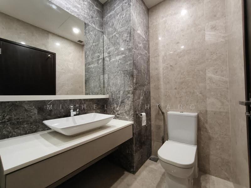 The Hillier, 2 Hillview Rise, Dairy Farm / Bukit Panjang / Choa Chu Kang, 2 Bedrooms, 818 sqft, Condominium For Sale, by Michelle Hiang, 500271975 - Bathroom - PropertyGuru.com.sg