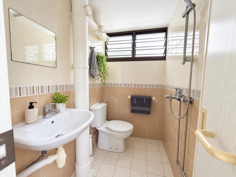601 Ang Mo Kio Avenue 5, 601 Ang Mo Kio Avenue 5, Ang Mo Kio / Bishan / Thomson, 2 Bedrooms, 721 sqft, HDB Flat For Sale, by Bjorn Lim, 500271996 - Bathroom - PropertyGuru.com.sg