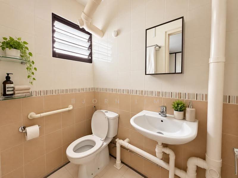 601 Ang Mo Kio Avenue 5, 601 Ang Mo Kio Avenue 5, Ang Mo Kio / Bishan / Thomson, 2 Bedrooms, 721 sqft, HDB Flat For Sale, by Bjorn Lim, 500271996 - Bathroom - PropertyGuru.com.sg