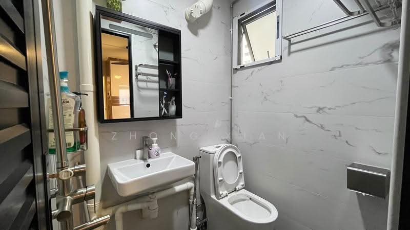 747 Yishun Street 72, 747 Yishun Street 72, Sembawang / Yishun, 2 Bedrooms, 732 sqft, HDB Flat For Sale, by Zhong Xian, 500272000 - Master Bathroom - PropertyGuru.com.sg