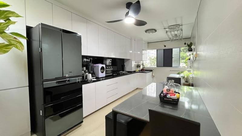 747 Yishun Street 72, 747 Yishun Street 72, Sembawang / Yishun, 2 Bedrooms, 732 sqft, HDB Flat For Sale, by Zhong Xian, 500272000 - Kitchen - PropertyGuru.com.sg
