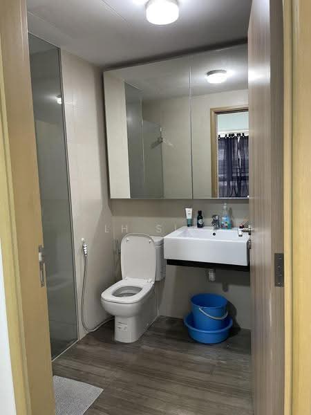 Waterfront Gold, 750 Bedok Reservoir Road, Bedok / Upper East Coast, 1 Bedroom, 581 sqft, Condominium For Sale, by LH Sim, 500272005 - Bathroom - PropertyGuru.com.sg