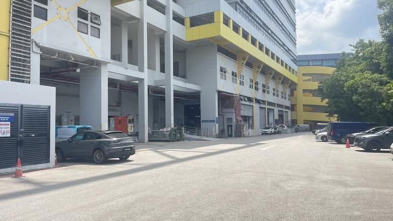 221 Henderson Road, Alexandra / Commonwealth, 1,238 sqft, Light Industrial (B1) For Sale, by Paul Lim, 500272007 - Exterior - CommercialGuru.com.sg