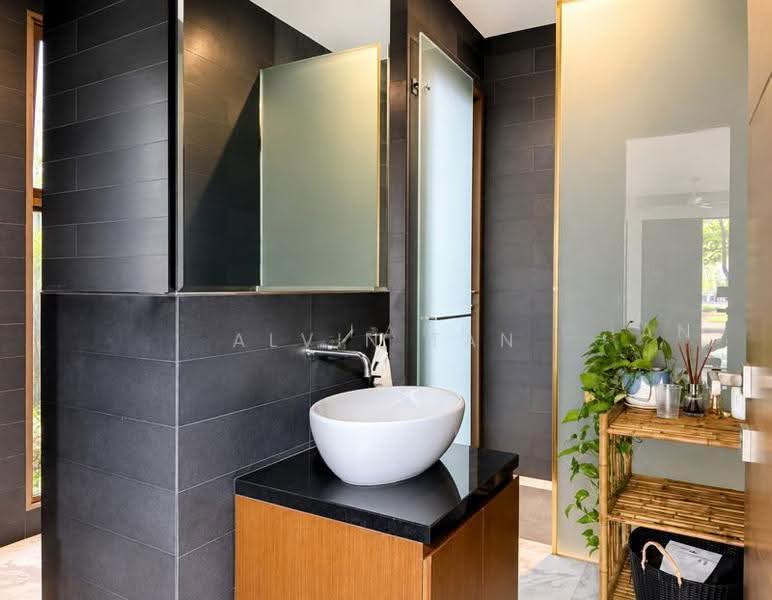 Sentosa Cove, Harbourfront / Telok Blangah, 4 Bedrooms, 10,000 sqft, Detached House For Rent, by Alvin Tan, 500272009 - Bathroom - PropertyGuru.com.sg