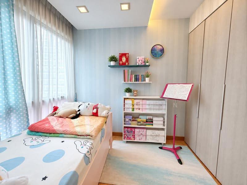 Esparina Residences, 127 Compassvale Bow, Hougang / Punggol / Sengkang, 2 Bedrooms, 829 sqft, Condominium For Sale, by Cedric Chan, 500272012 - Bedroom - PropertyGuru.com.sg
