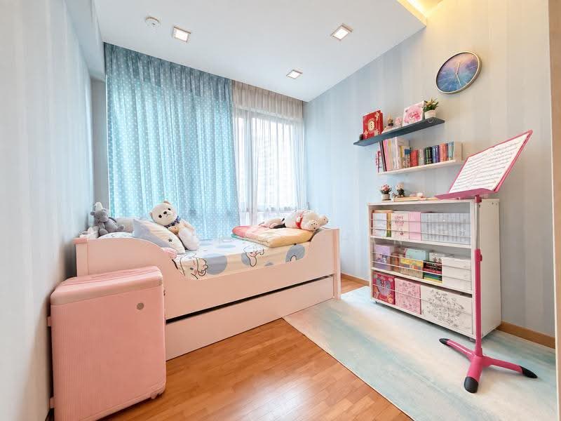 Esparina Residences, 127 Compassvale Bow, Hougang / Punggol / Sengkang, 2 Bedrooms, 829 sqft, Condominium For Sale, by Cedric Chan, 500272012 - Bedroom - PropertyGuru.com.sg