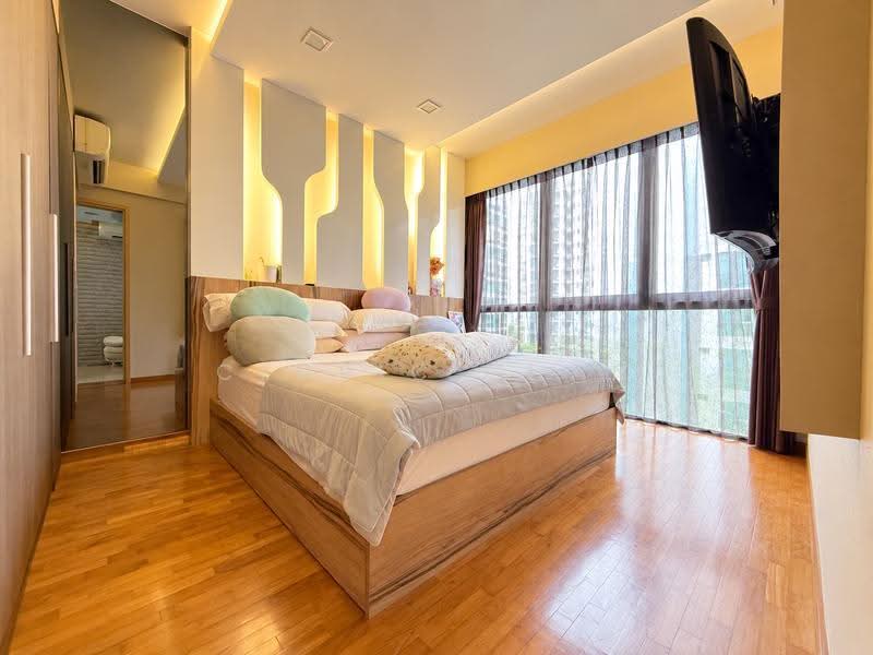 Esparina Residences, 127 Compassvale Bow, Hougang / Punggol / Sengkang, 2 Bedrooms, 829 sqft, Condominium For Sale, by Cedric Chan, 500272012 - Bedroom - PropertyGuru.com.sg