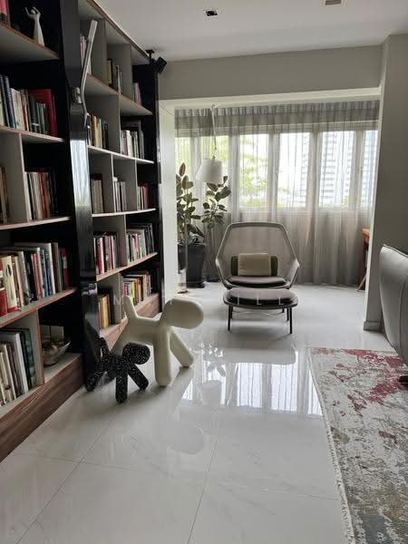 Lagoon View, 5000L Marine Parade Road, East Coast / Marine Parade, 3 Bedrooms, 1,647 sqft, Apartment For Sale, by May Hill, 500272020 - Living Room - PropertyGuru.com.sg