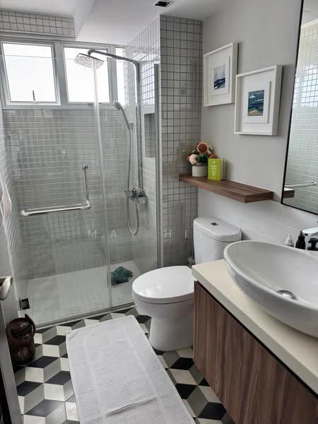 Lagoon View, 5000L Marine Parade Road, East Coast / Marine Parade, 3 Bedrooms, 1,647 sqft, Apartment For Sale, by May Hill, 500272020 - Bathroom - PropertyGuru.com.sg