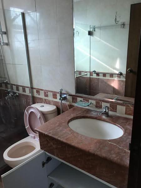 The Anchorage, 370E Alexandra Road, Alexandra / Commonwealth, Room Rental, 220 sqft, Condominium For Rent, by Juita Tan, 500272021 - Bathroom - PropertyGuru.com.sg