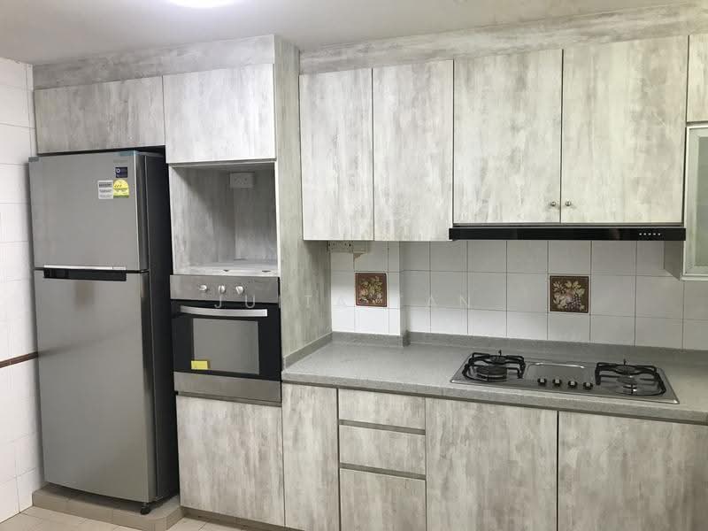 The Anchorage, 370E Alexandra Road, Alexandra / Commonwealth, Room Rental, 220 sqft, Condominium For Rent, by Juita Tan, 500272021 - Kitchen - PropertyGuru.com.sg