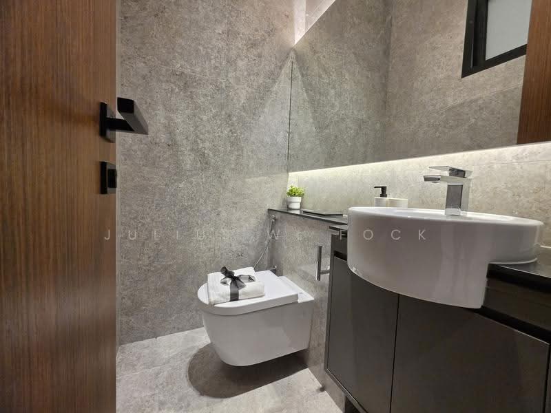 FINEST BRAND NEW INTER AT JALAN SANKAM, Jalan Sankam, Sembawang / Yishun, 5 Bedrooms, 4,834 sqft, Terraced House For Sale, by Julius WL Fock, 500272024 - Bathroom - PropertyGuru.com.sg