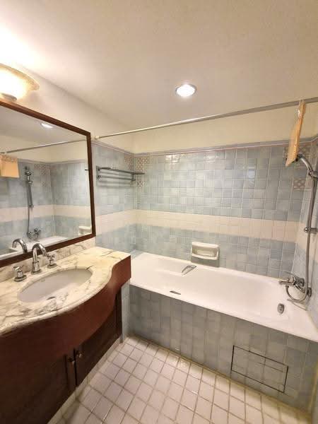 Cavenagh Lodge, 81 Cavenagh Road, Orchard / River Valley, 3 Bedrooms, 1,591 sqft, Apartment For Rent, by Dinish Sheagar, 500272045 - PropertyGuru.com.sg