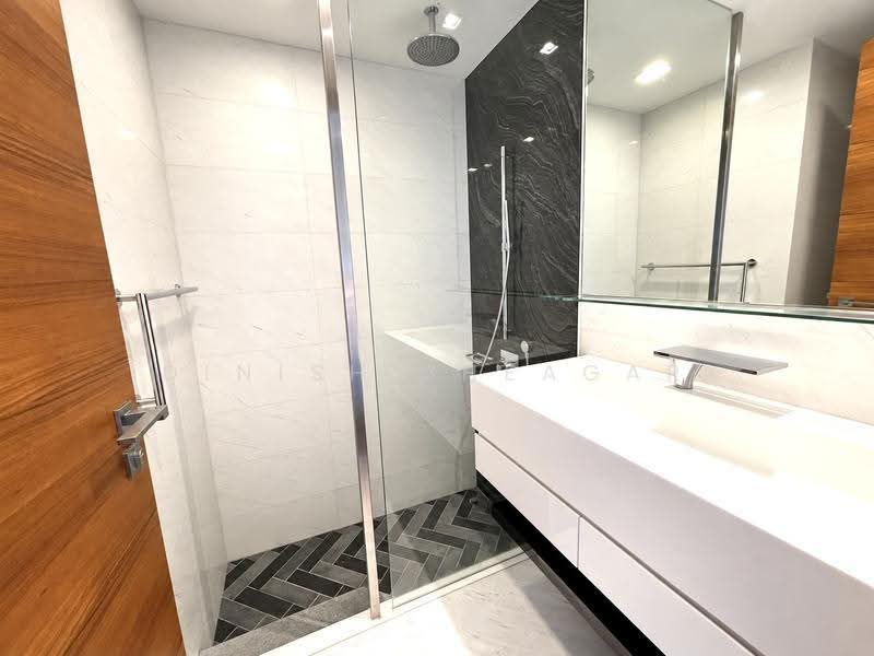 Altez, 16 Enggor Street, Chinatown / Tanjong Pagar, 2 Bedrooms, 1,109 sqft, Condominium For Sale, by Dinish Sheagar, 500272060 - Bathroom - PropertyGuru.com.sg