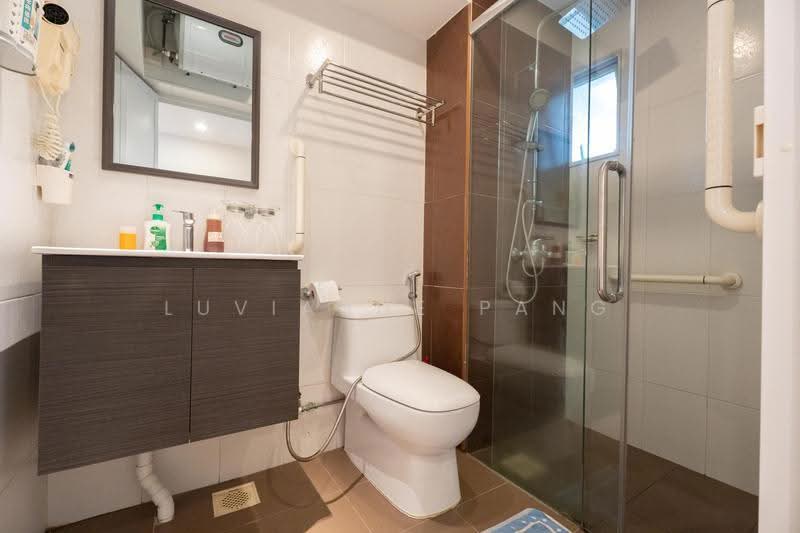 672B Klang Lane, 672B Klang Lane, Farrer Park / Serangoon Rd, 3 Bedrooms, 1,130 sqft, HDB Flat For Sale, by Luvianne Pang, 500272061 - Bathroom - PropertyGuru.com.sg