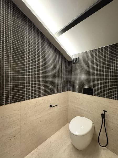 Premium Shophouse Newly Renovated Office In Keong Saik, Keong Saik Road, Chinatown / Tanjong Pagar, 5,158 sqft, Office For Rent, by Susan Lam, 500272070 - Bathroom - CommercialGuru.com.sg