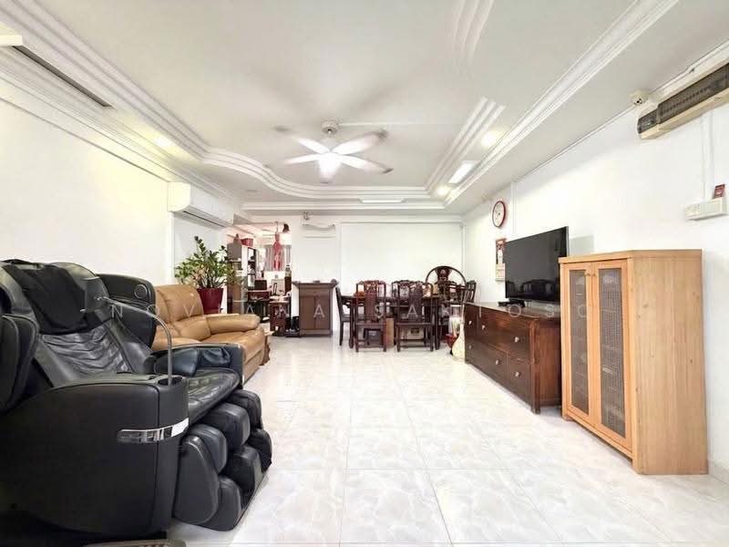120 Bedok North Street 2, 120 Bedok North Street 2, Bedok / Upper East Coast, 3 Bedrooms, 1,259 sqft, HDB Flat For Sale, by Noviana Santoso, 500272071 - Living Room - PropertyGuru.com.sg