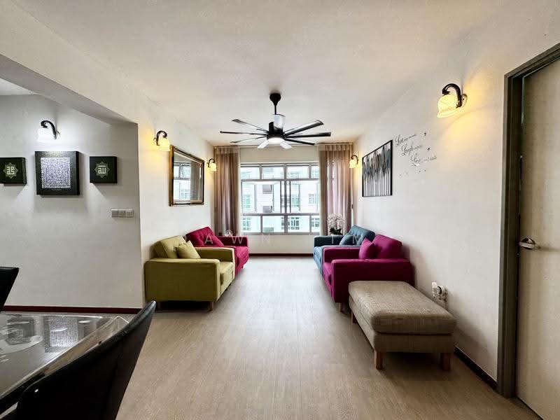 513B Yishun Street 51, 513B Yishun Street 51, Sembawang / Yishun, 4 Bedrooms, 1,292 sqft, HDB Flat For Sale, by Dawn Lim, 500272077 - Living Room - PropertyGuru.com.sg
