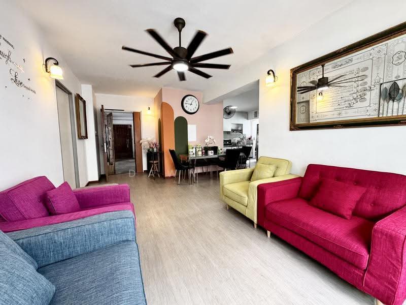 513B Yishun Street 51, 513B Yishun Street 51, Sembawang / Yishun, 4 Bedrooms, 1,292 sqft, HDB Flat For Sale, by Dawn Lim, 500272077 - Living Room - PropertyGuru.com.sg