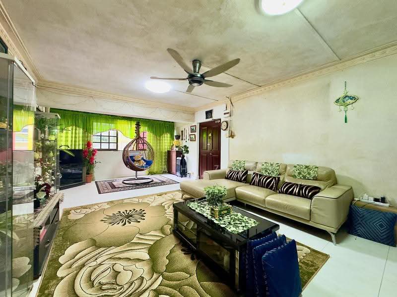 306 Ang Mo Kio Avenue 1, 306 Ang Mo Kio Avenue 1, Ang Mo Kio / Bishan / Thomson, 4 Bedrooms, 1,324 sqft, HDB Flat For Sale, by Farah Zack, 500272096 - Living Room - PropertyGuru.com.sg